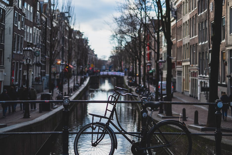 Mit dem Schiff und Fahrrad durch Holland reisen